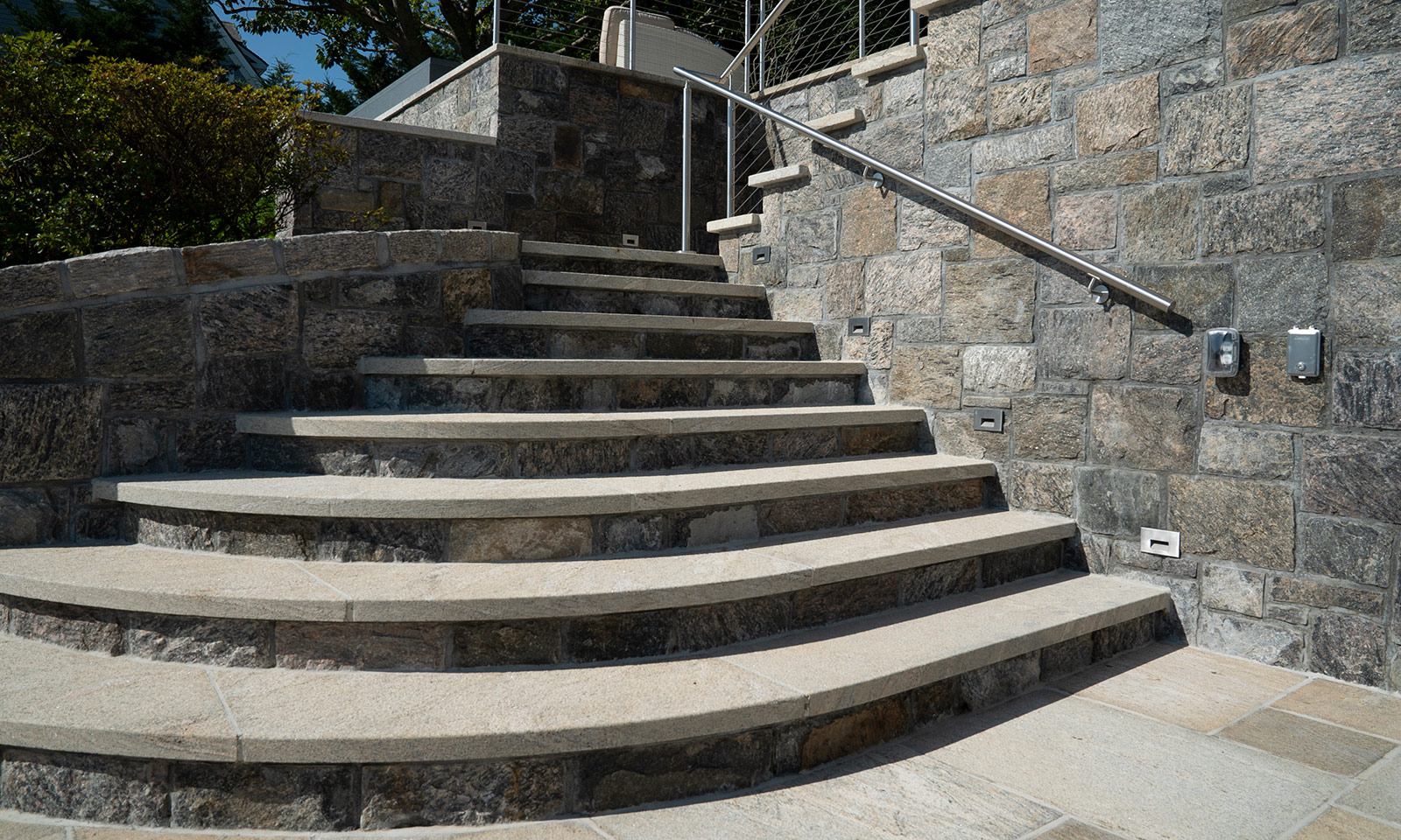 Curved masonry stair